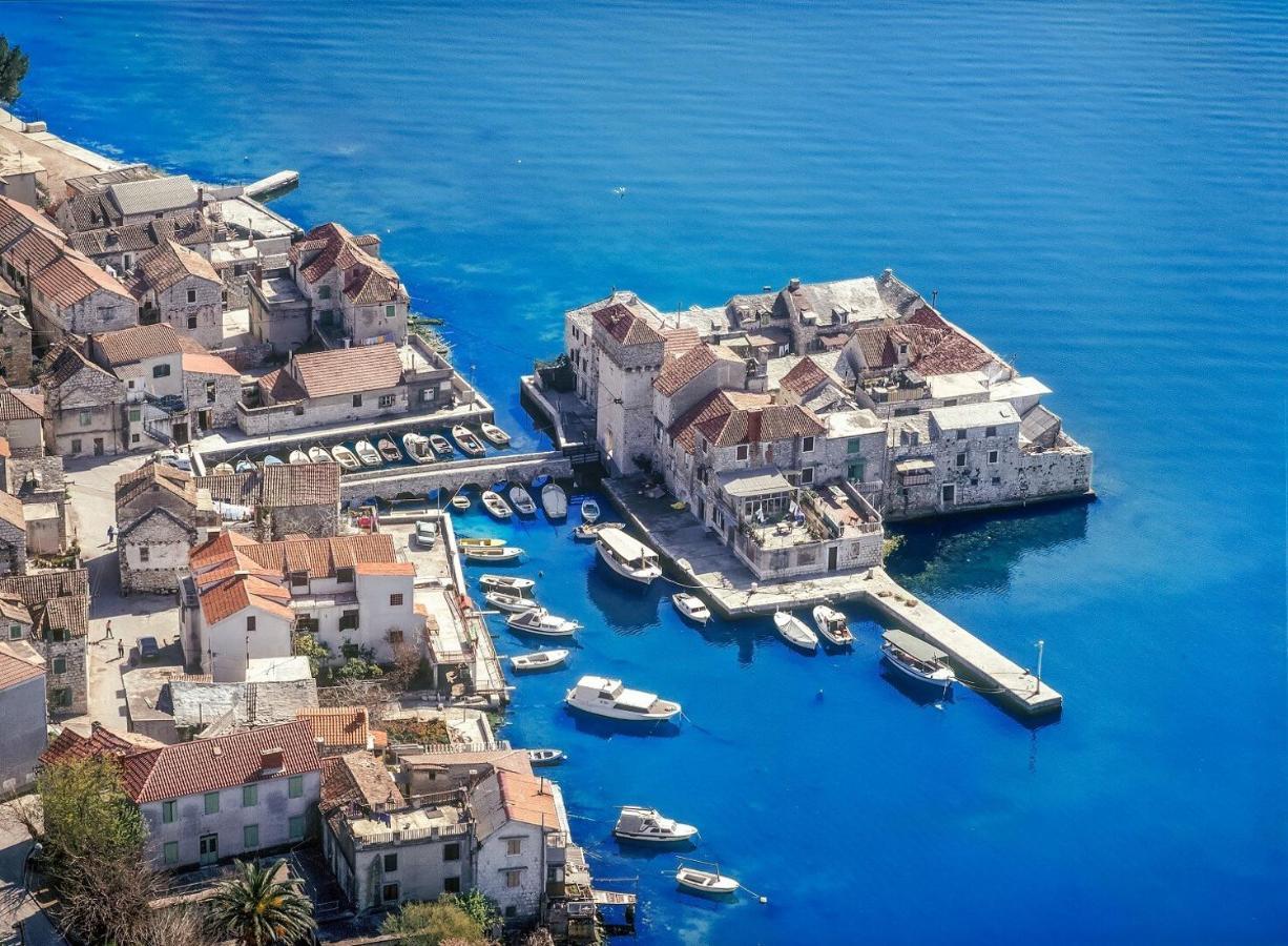 Apartmani Le-Lu Kaštela Exteriér fotografie