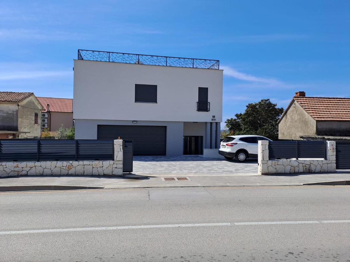 Apartmani Le-Lu Kaštela Exteriér fotografie