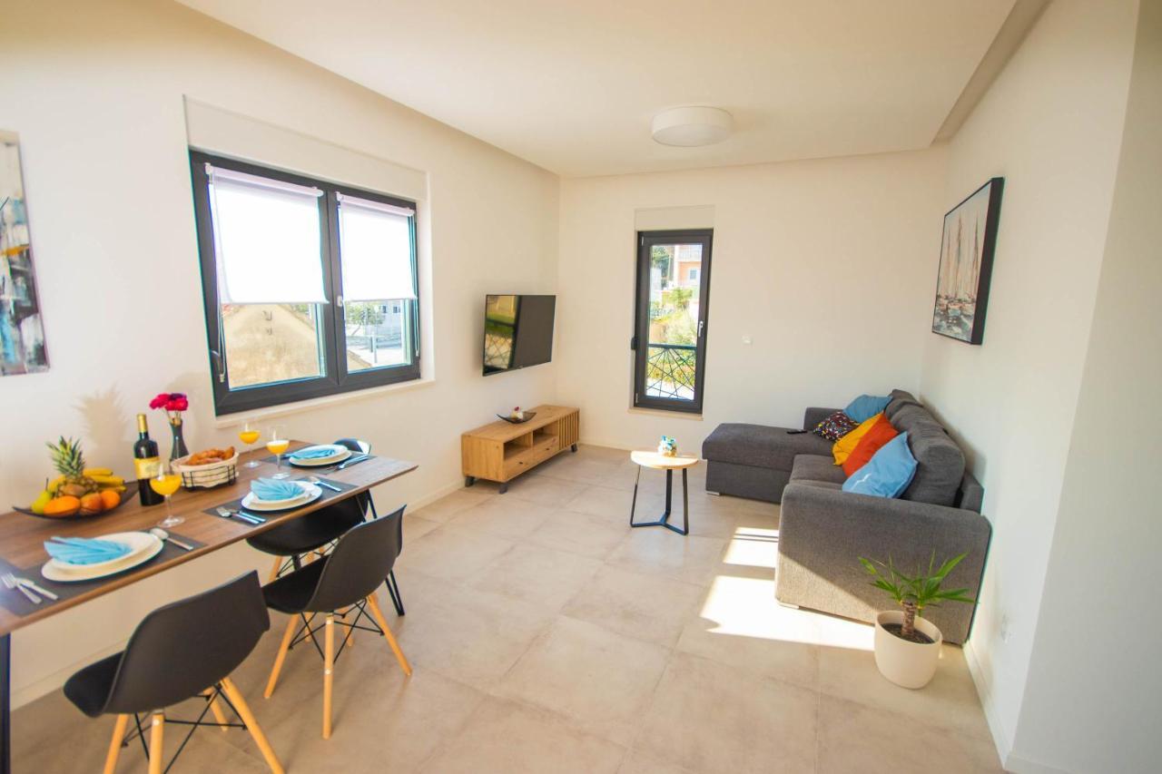Apartmani Le-Lu Kaštela Exteriér fotografie
