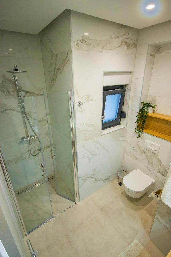 Apartmani Le-Lu Kaštela Exteriér fotografie
